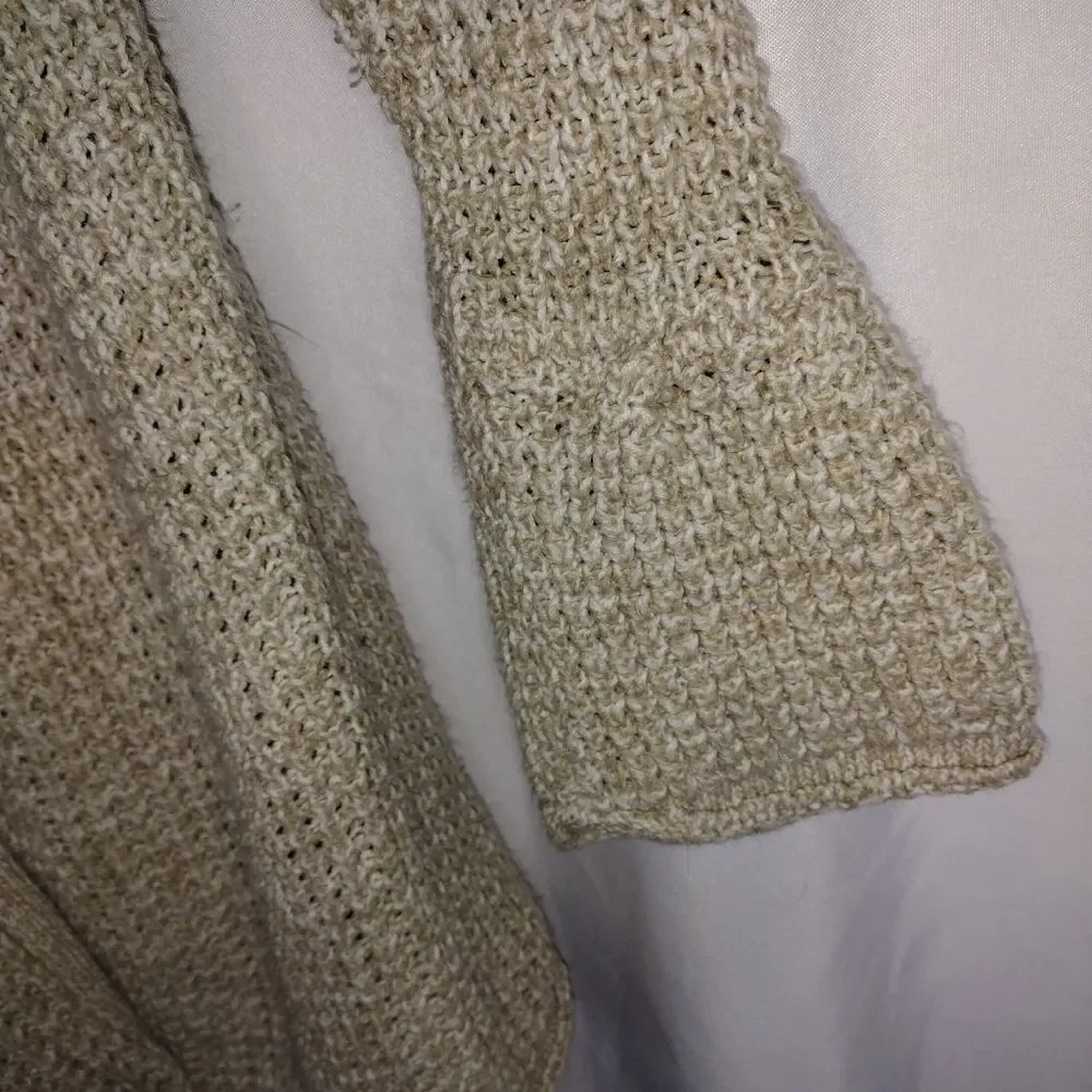 Hooked up by Iot cardigan